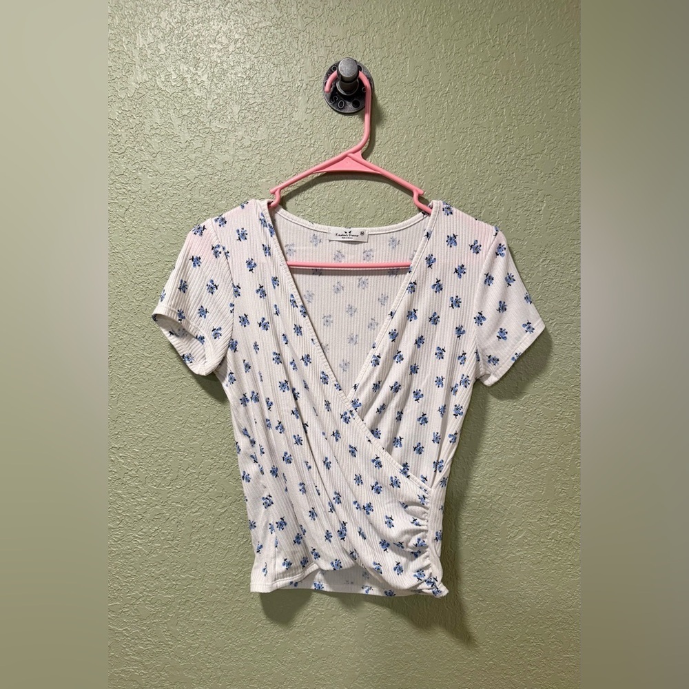 White Floral Top with Blue Flowers Short Sleeve M